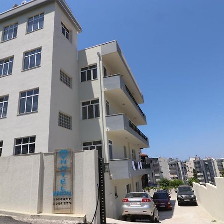 Hotel Kristal Влёра Экстерьер фото