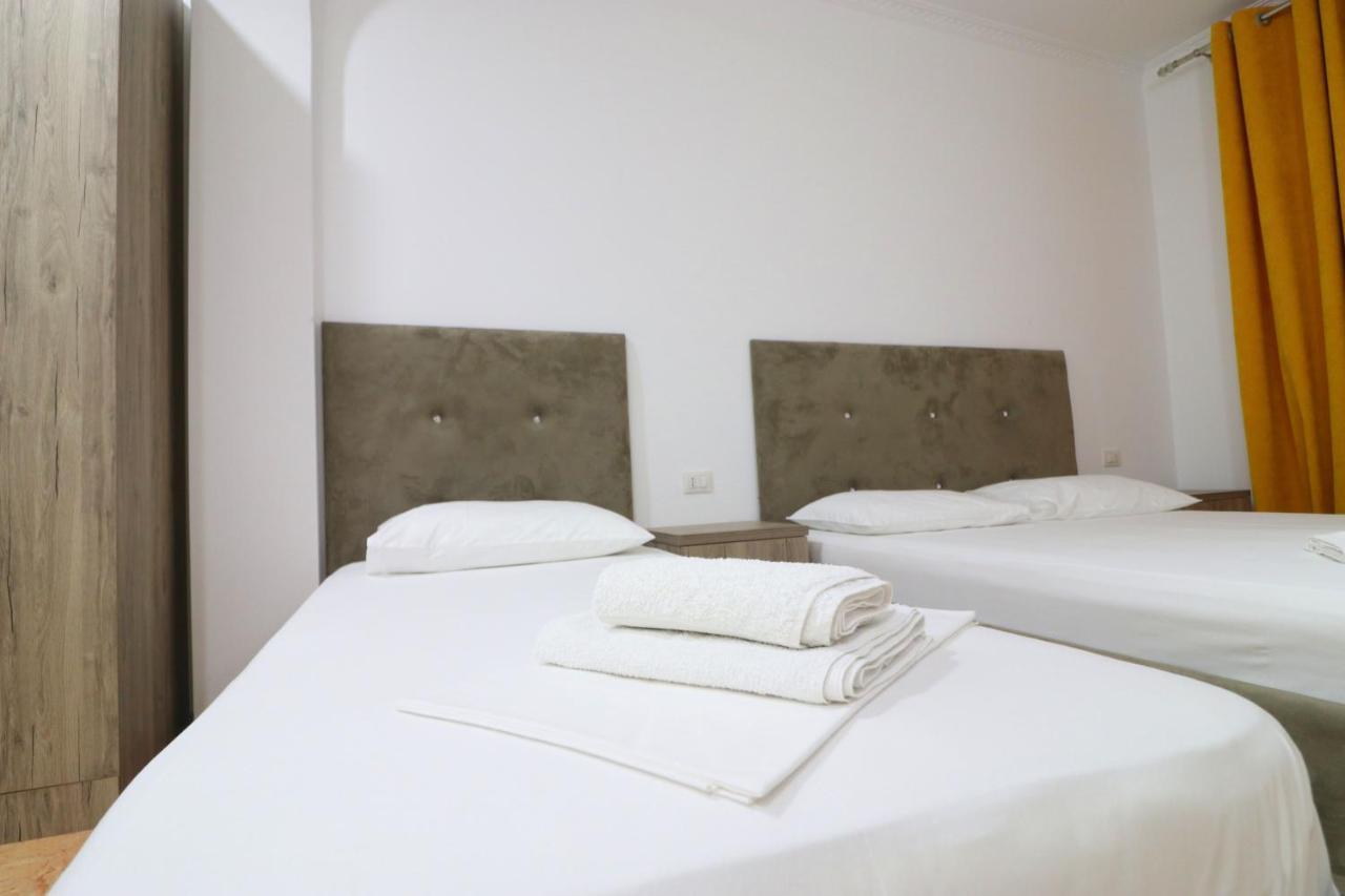 Hotel Kristal Влёра Экстерьер фото