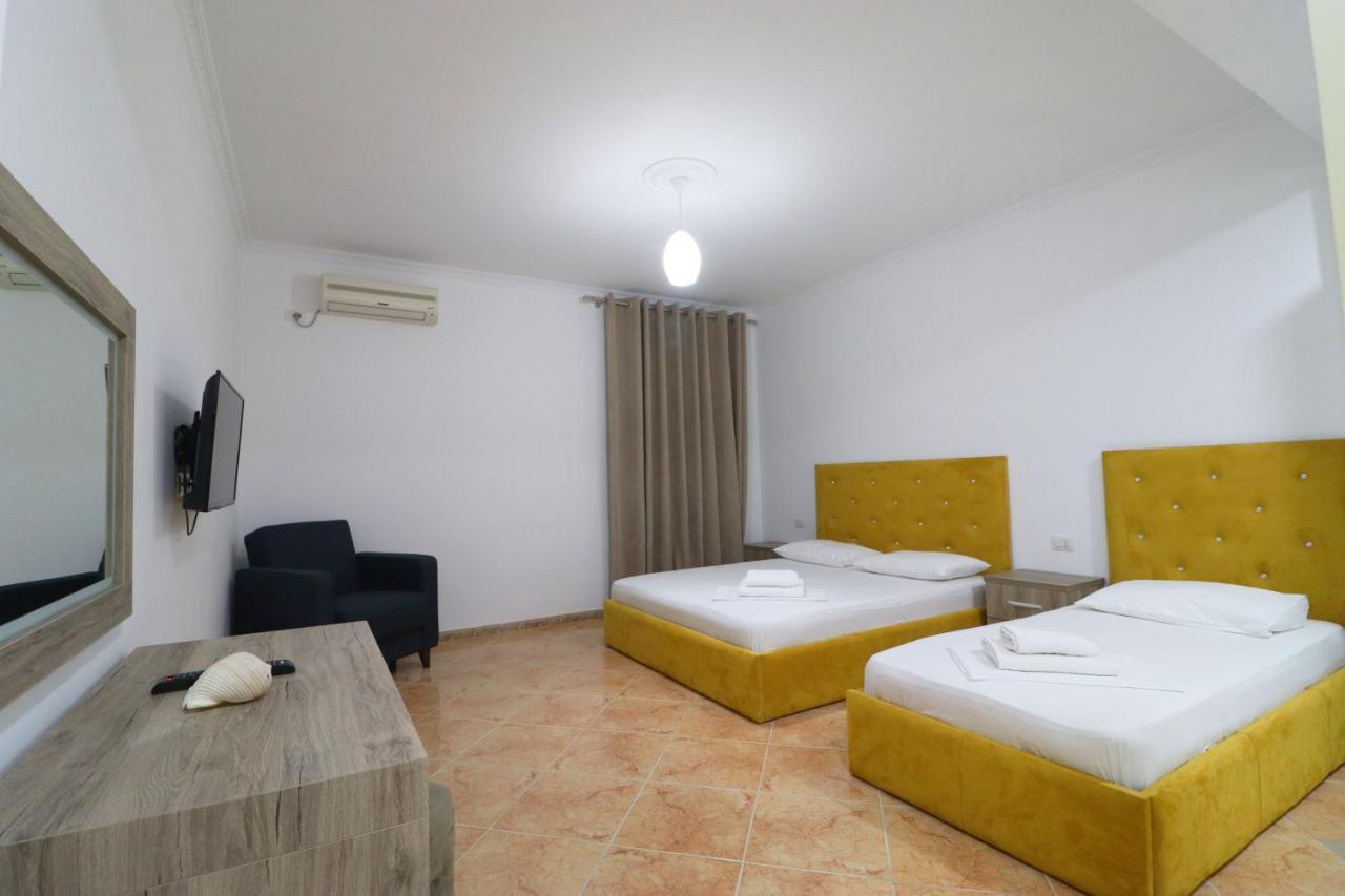 Hotel Kristal Влёра Экстерьер фото