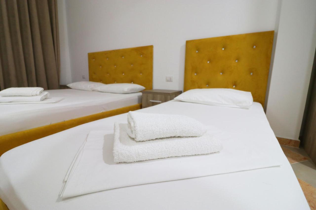 Hotel Kristal Влёра Экстерьер фото