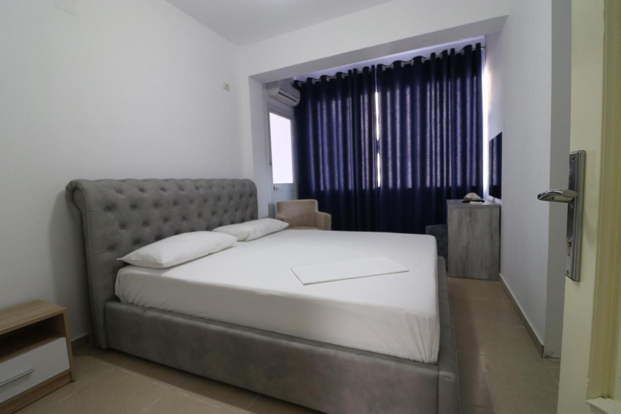 Hotel Kristal Влёра Экстерьер фото