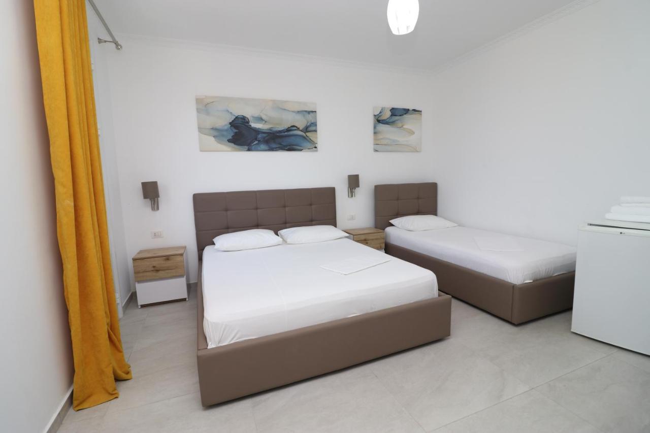 Hotel Kristal Влёра Экстерьер фото