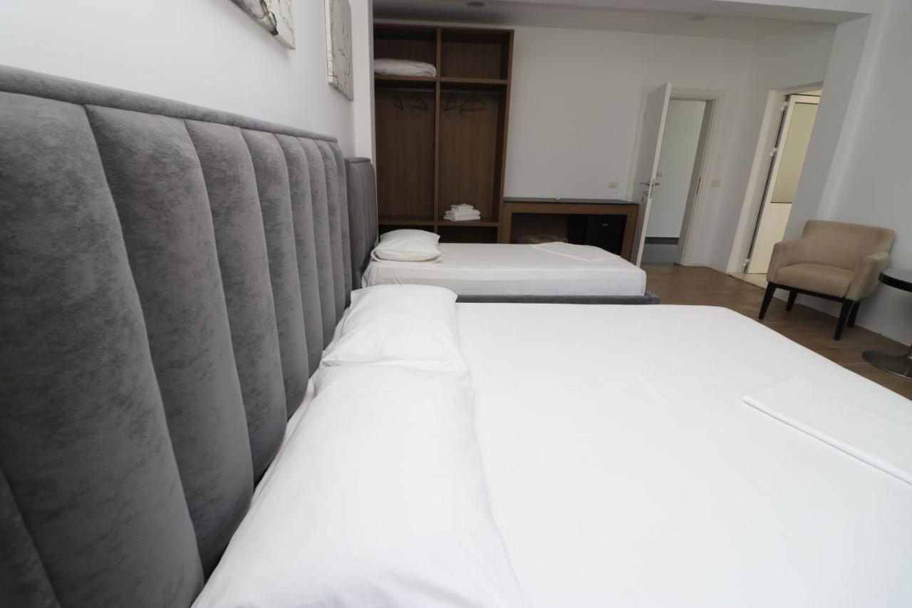 Hotel Kristal Влёра Экстерьер фото