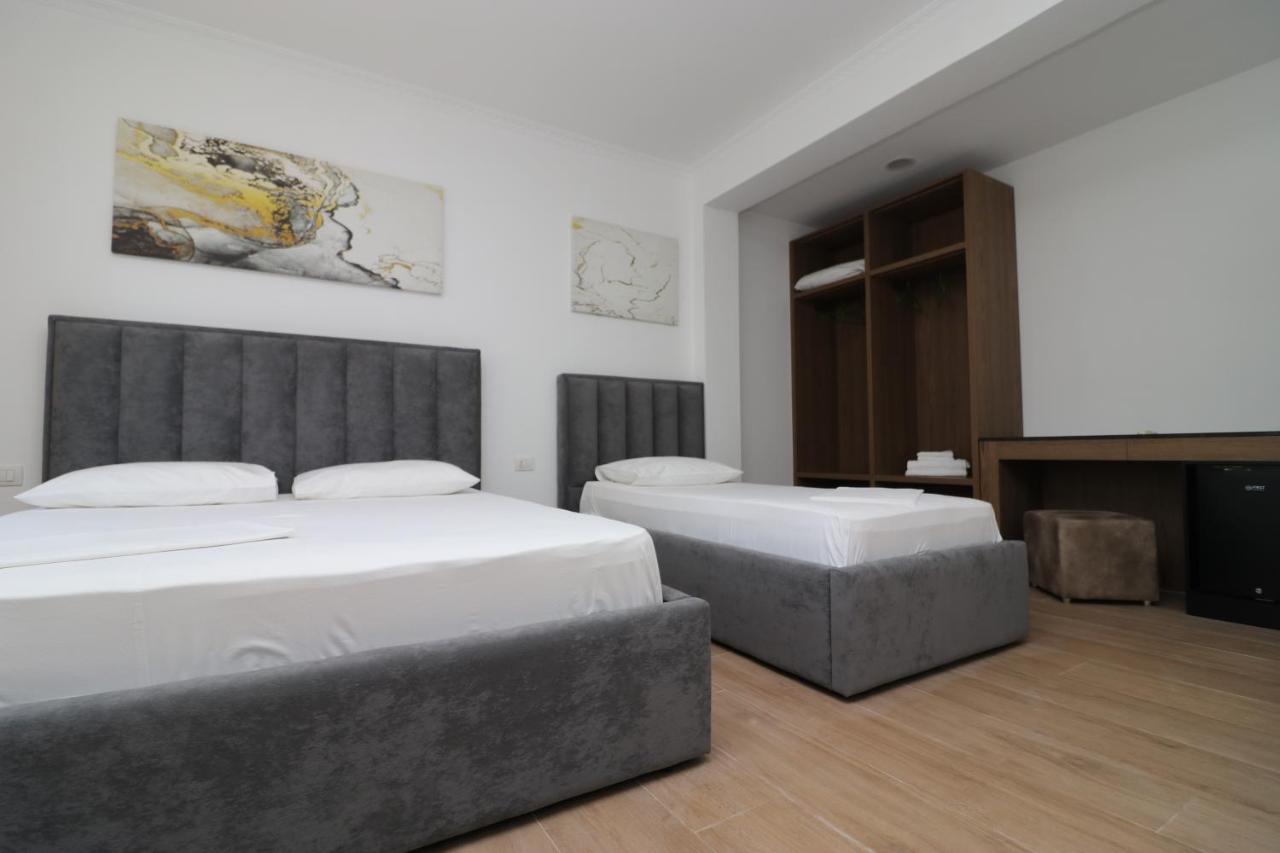 Hotel Kristal Влёра Экстерьер фото